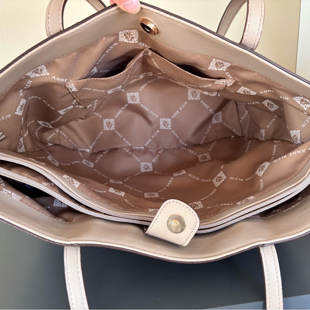Brown and Cream Tote Bag - Picture 3 of 4